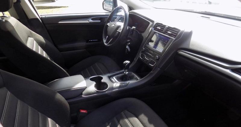 Ford Mondeo cena 88888 przebieg: 59700, rok produkcji 2020 z Szczecin małe 704